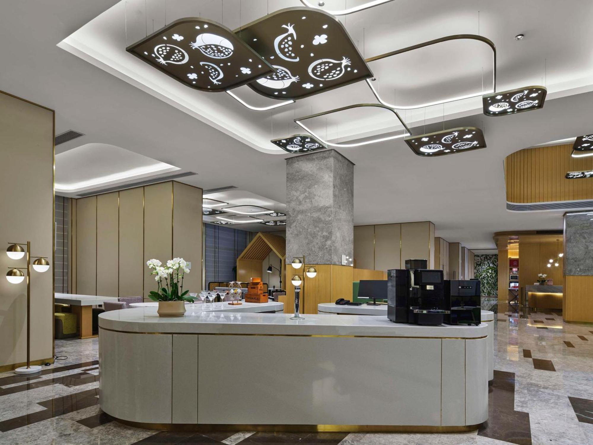Hilton Garden Inn Tianjin Huayuan Exterior foto